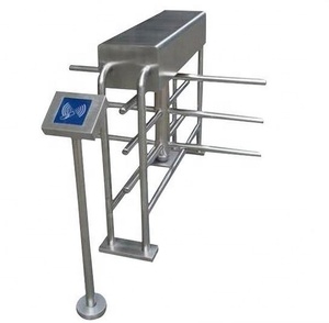 Tornello girevole automatico a mezza altezza in vita con ingresso residenziale con sistema di controllo accessi