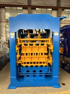 Línea de producción de bloques totalmente automática con sistema de curado/máquina de fabricación de bloques Elevadores/vibración hidráulica, 1 unidad - Product Image 4
