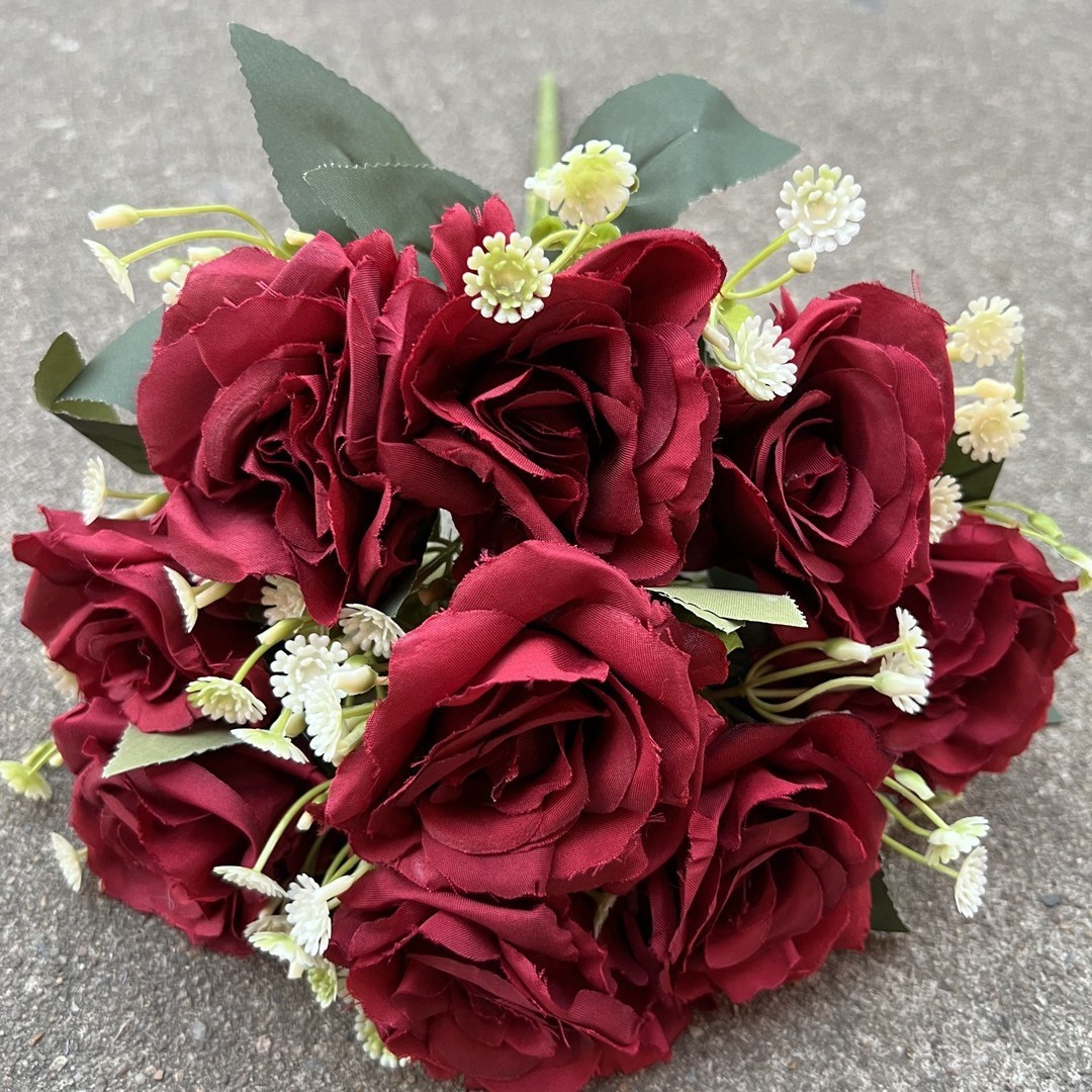 9 rosas europeas rojas