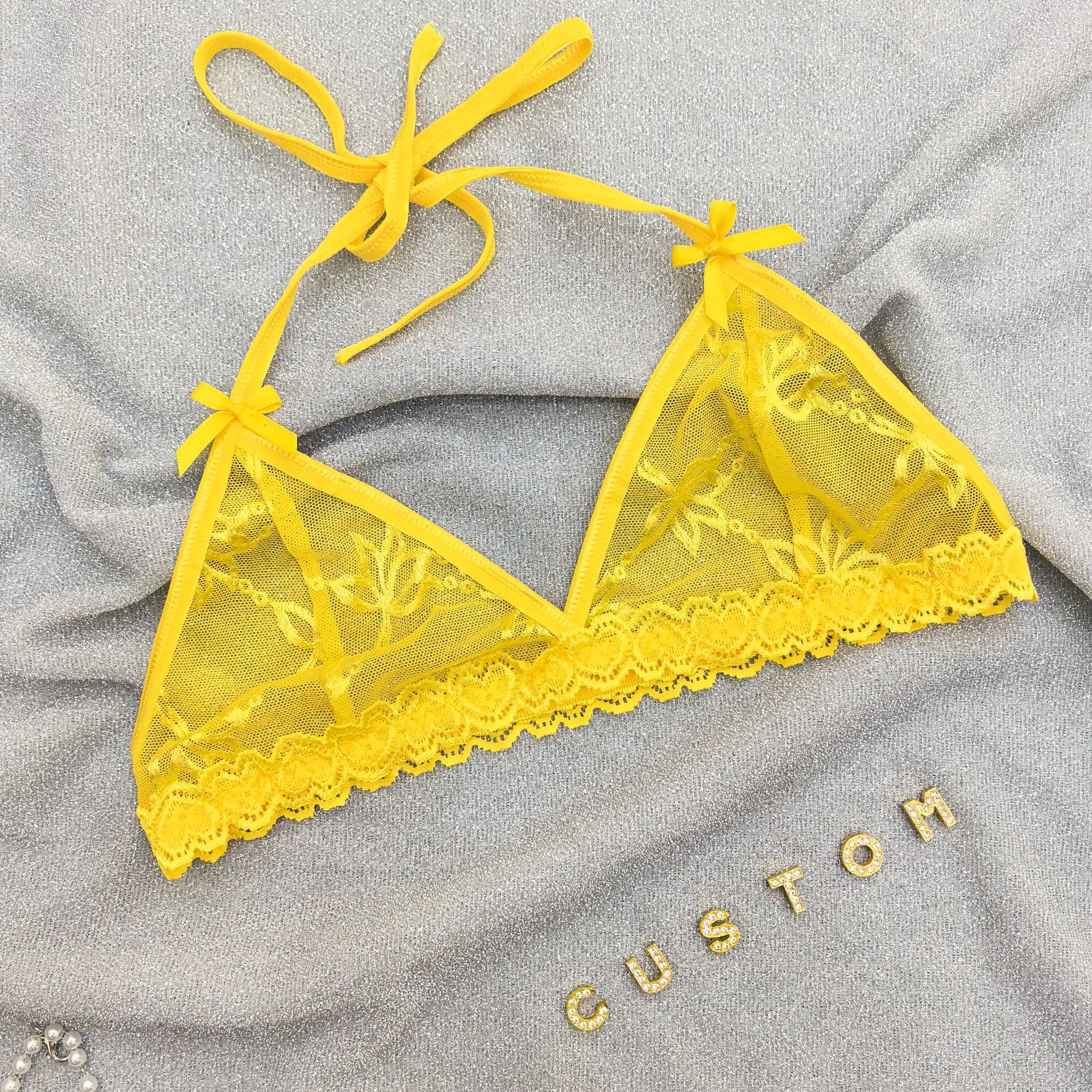 Sujetador amarillo con letras