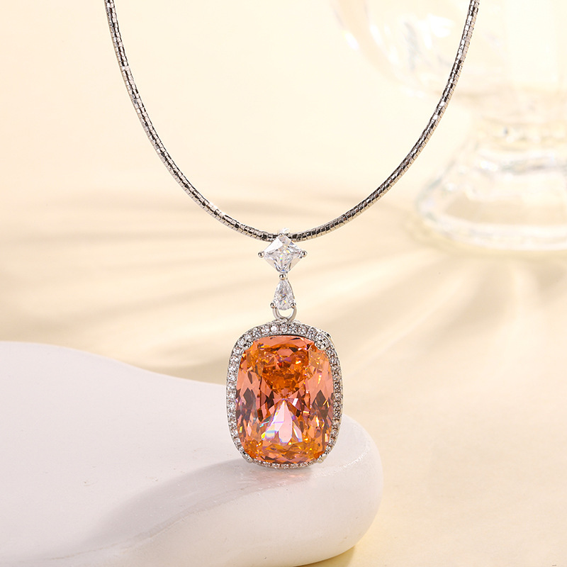 Pendentif papalacha coupé nid d'oiseau avec chaîne légère