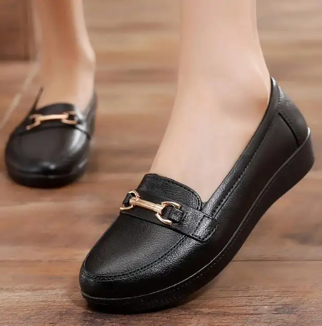 Moda elegante recién llegados señoras mocasines zapatos de mujer mocasín suela blanda mocasines de cuero zapatos para mujer