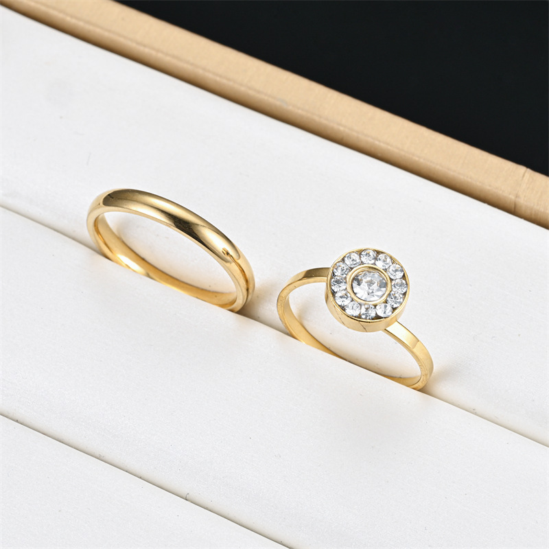Anelli di Coppia in Oro con Zirconi da 2mm e 2.5mm