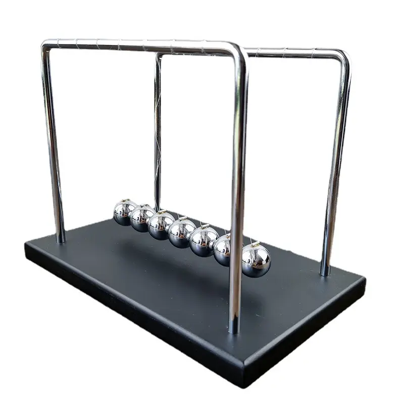 Bola de balanço de mesa com 7 bolas de madeira para piscina, decoração de mesa com pêndulo de Newton, leis da física, bola oscilante