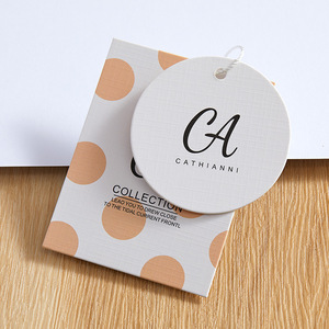 Etiquetas colgantes de logotipo propio con impresión personalizada barata para ropa Etiquetas colgantes compostables con cuerda - Product Image 2