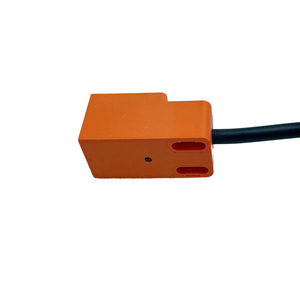 Sensor de proximidad inductivo Rectangular para giradiscos, 3 cables CC - Product Image 3