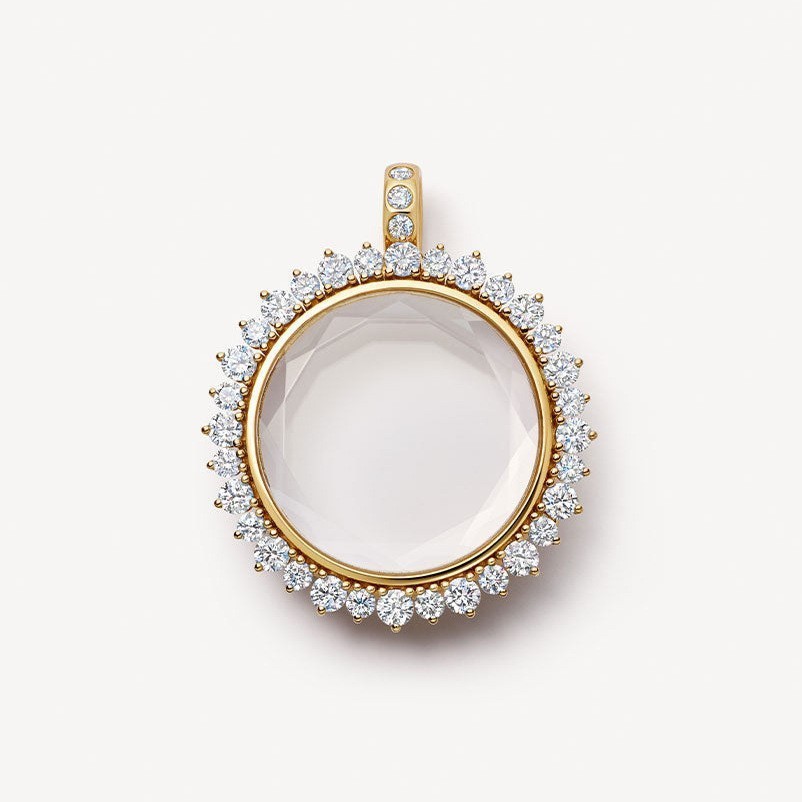 Transparent pendant necklace-style a-o-chain
