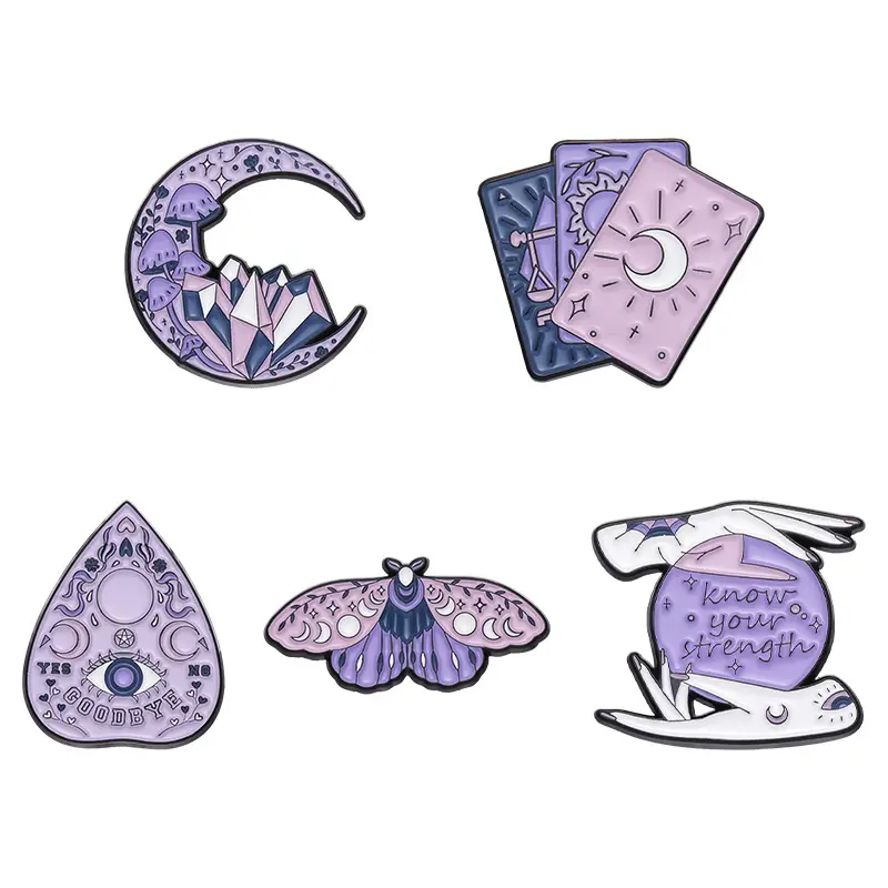 Insignia geométrica púrpura oscura de Halloween, medalla de estilo de Academia mágica, pines personalizados, insignias de logotipo de metal