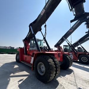 Apilador de carga usado Kalmar de 45 toneladas apilador de contenedores apilador de elevación de contenedores cargador de contenedores completo a la venta - Product Image 4