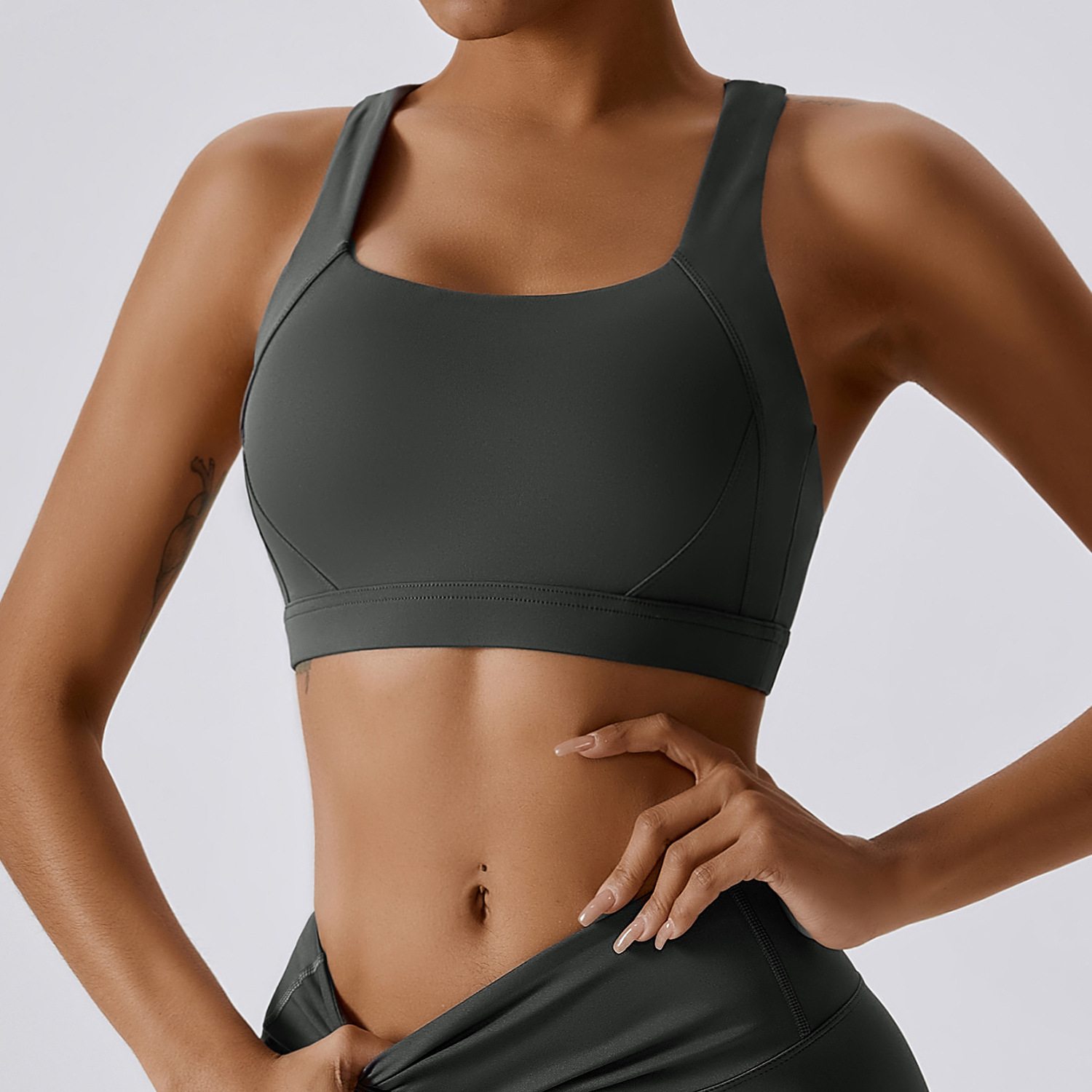 Soutien-gorge gris foncé