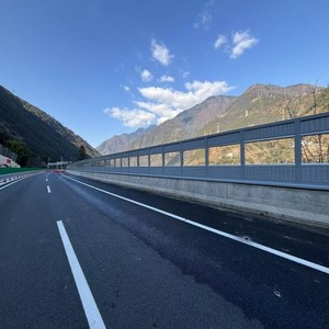 Service unique pour la conception et la production personnalisées de barrières sonores verticales panneau de barrière anti-bruit clôture de barrières sonores - Product Image 2