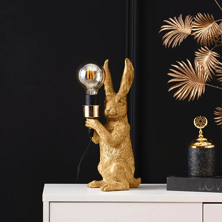 उपहार कमरे में रहने वाले सजावटी प्यारा रचनात्मक डेस्क प्रकाश आधुनिक सोने टेबल लैंप राल खरगोश पशु दीपक