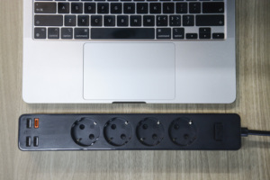 Presa di alimentazione Multi spina con cavo di prolunga universale a 4 vie e 3 porte Usb e presa di alimentazione 1 porta tipo-c per spina Standard EU - Product Image 6