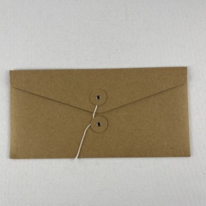 Riciclabile vendita calda all'ingrosso busta con stringa stretta personalizza busta di carta Kraft con stringhe a occhiello - Product Image 4