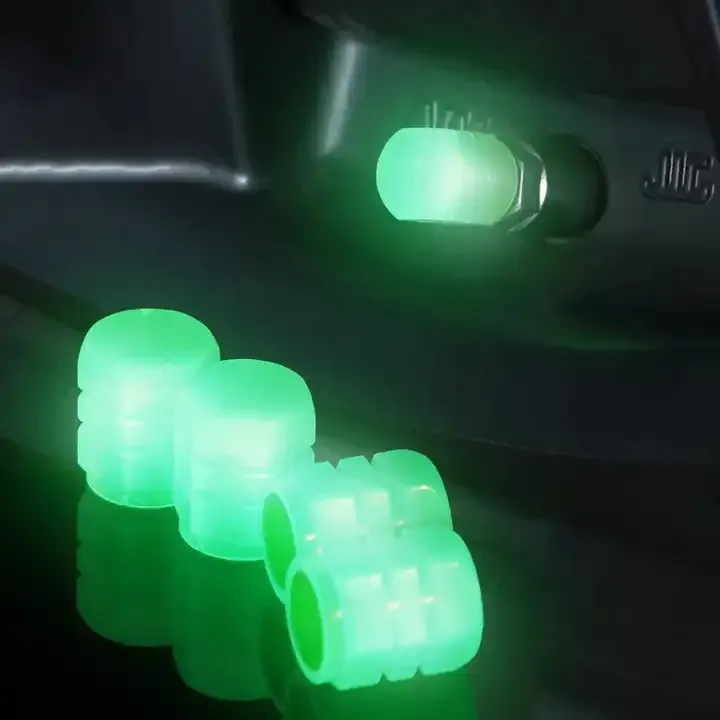Coperchio universale della valvola del pneumatico con coperchio dello stelo della valvola della luce al buio dado della valvola del pneumatico dell'auto fluorescente