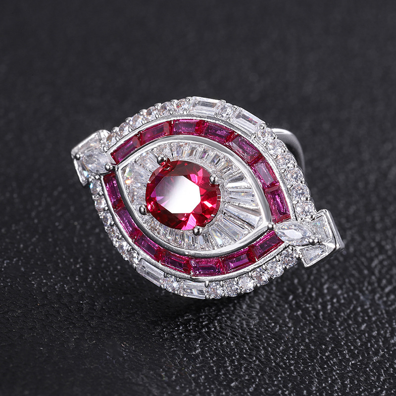 Bague en corindon rouge