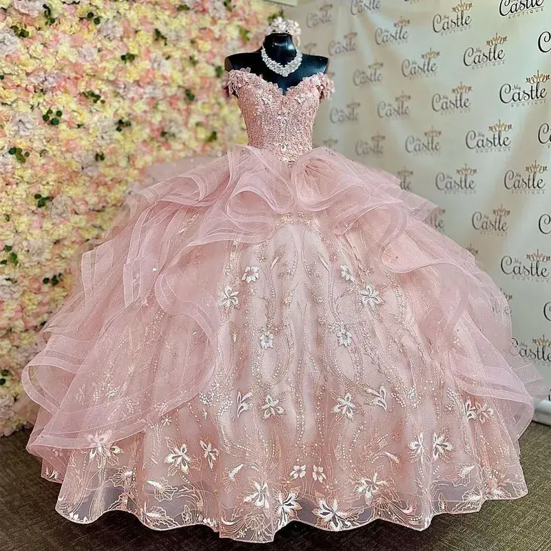 Fuera del hombro Fiesta de baile de cumpleaños Dulce 16 Vestido De 15 Prom Puffy Ball Gown Ruffled Pink Quinceanera Vestidos MQ650