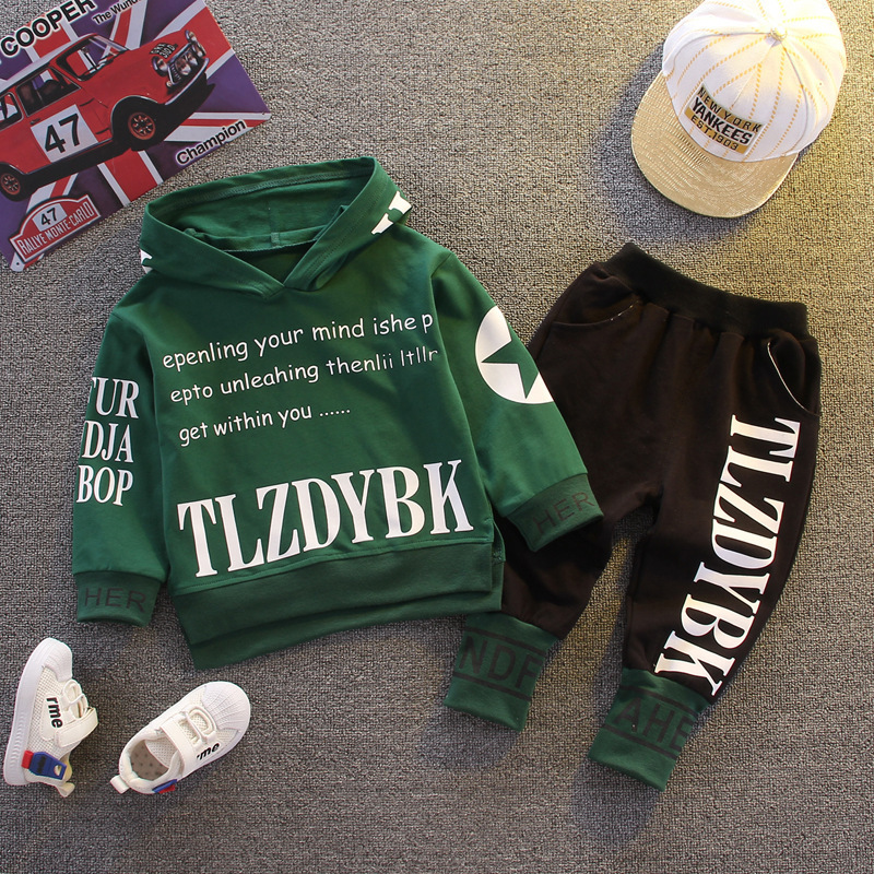 Lettres Yq en vert