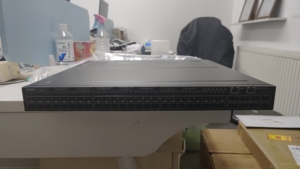 CN9300H-48Y8C 48 cổng 1g 10g 25g sfp28 PoE mạng chuyển đổi với 840 100g AC reundant Fan 550W cung cấp điện kép SNMP QoS chức năng - Product Image 6