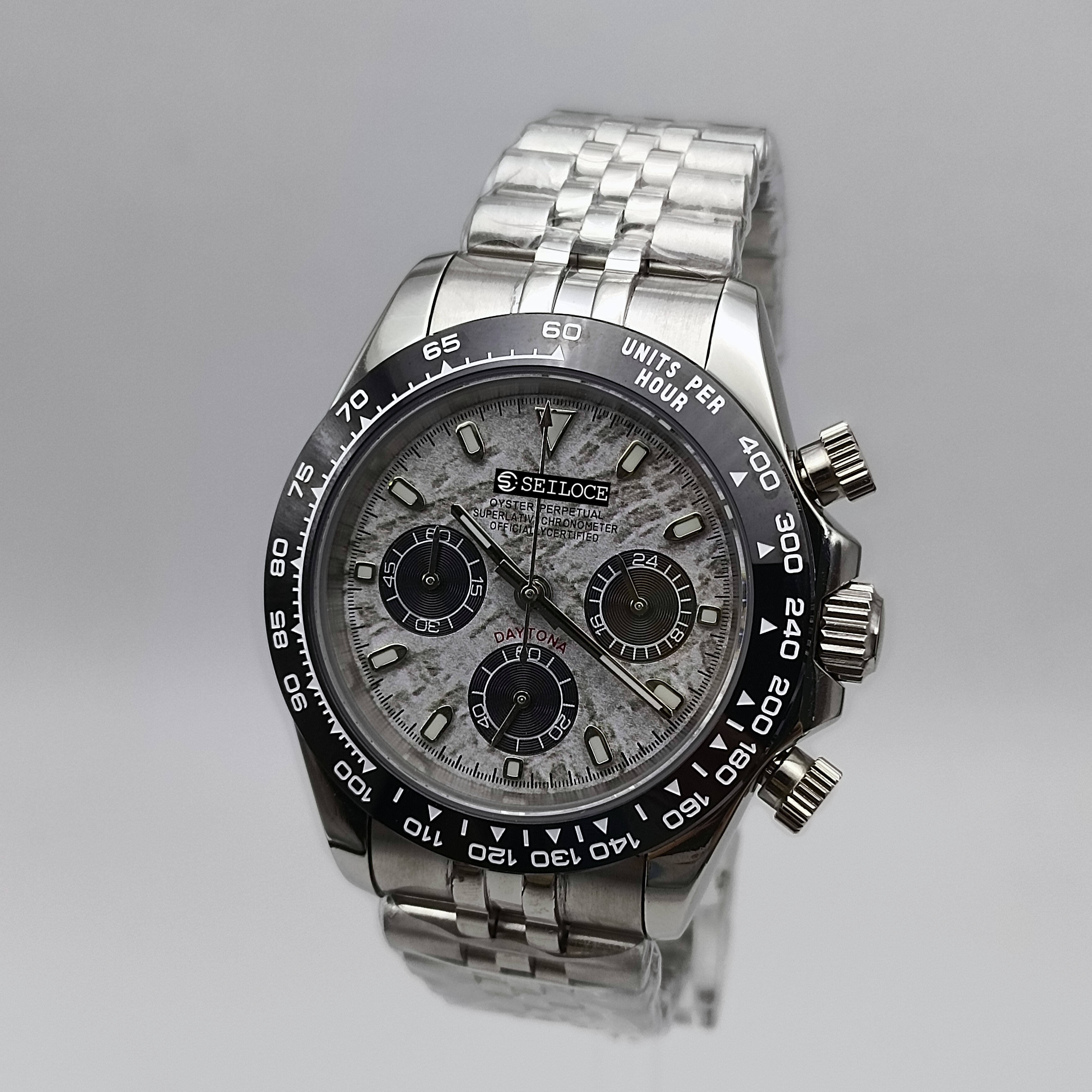 Boîtier argenté + cadran gris