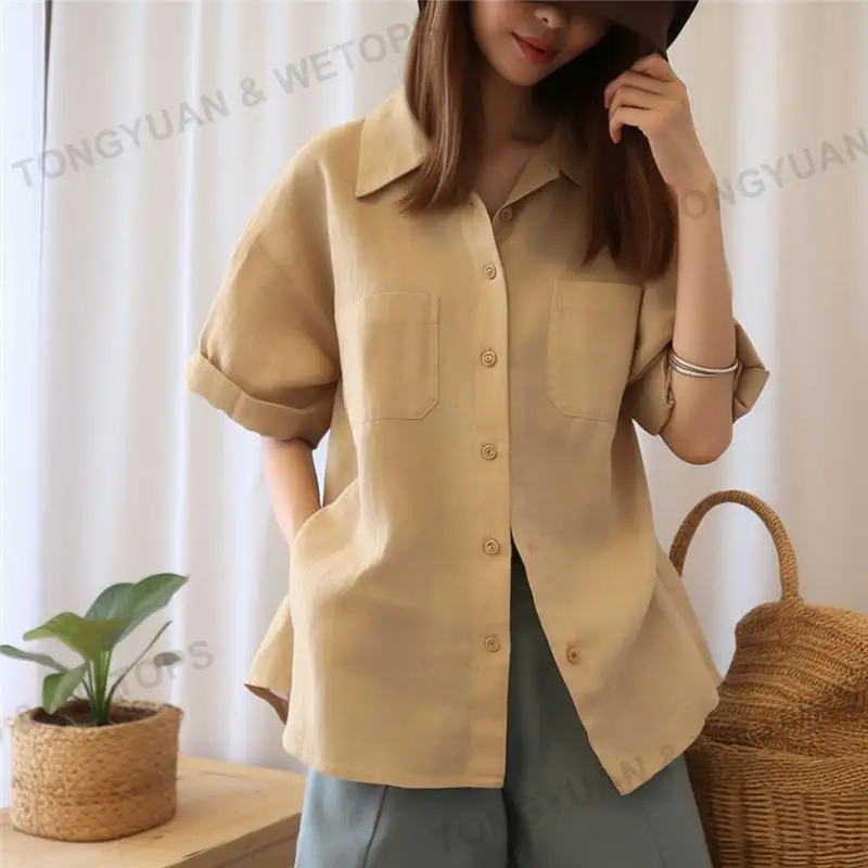 Fabricantes de ropa personalizada para mujer, camisa holgada de manga corta de algodón y lino con botonadura, longitud media