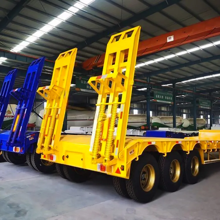 Venta caliente 3 Ejes 40 pies 64 toneladas Lowbed SemiTrailer camión remolque con suspensión mecánica/neumática semirremolque de cama baja en el puerto