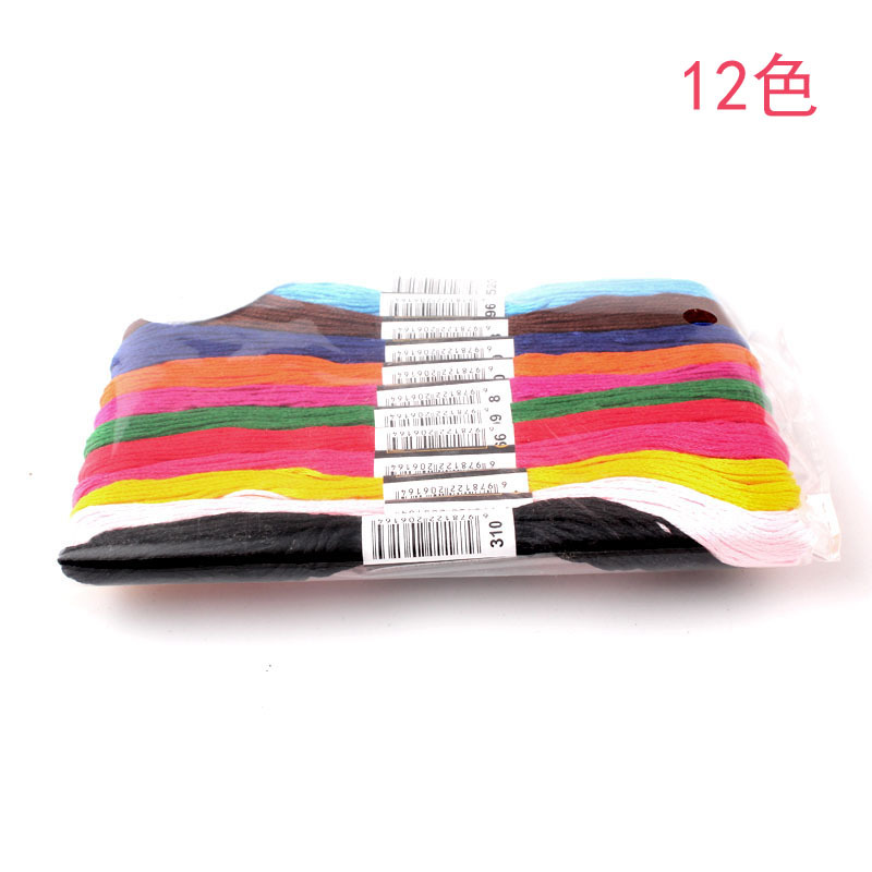 12 colori di filo da ricamo
