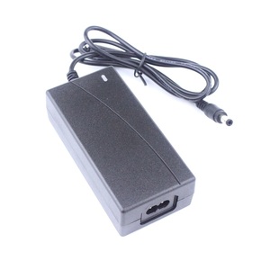 Fuente de alimentación universal de 36W para múltiples salidas electrónicas: 12V 3A / 24V 1.5A Adaptador de corriente de escritorio con carcasa de plástico negro - Product Image 5