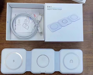 Hot Selling <strong>3</strong> in 1 Foldable 15w Fast Magnetic Wireless Charging Station for Mobile Phone Fast Charging Desktop Charger Stand - Product Image 4