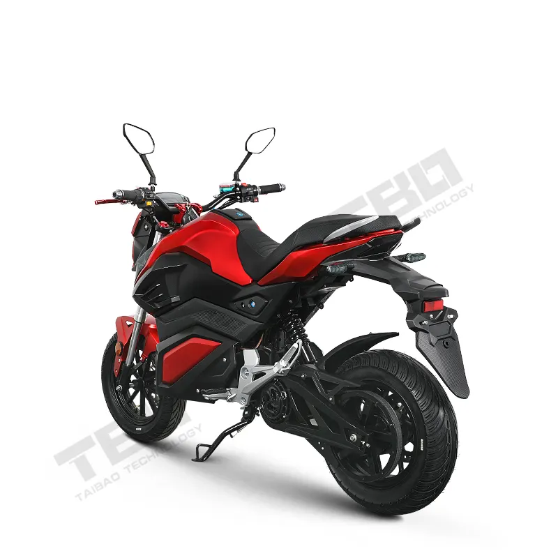 Forme de moto à sens mécanique avec rétroviseur moto de course urbaine à grande vitesse haute puissance