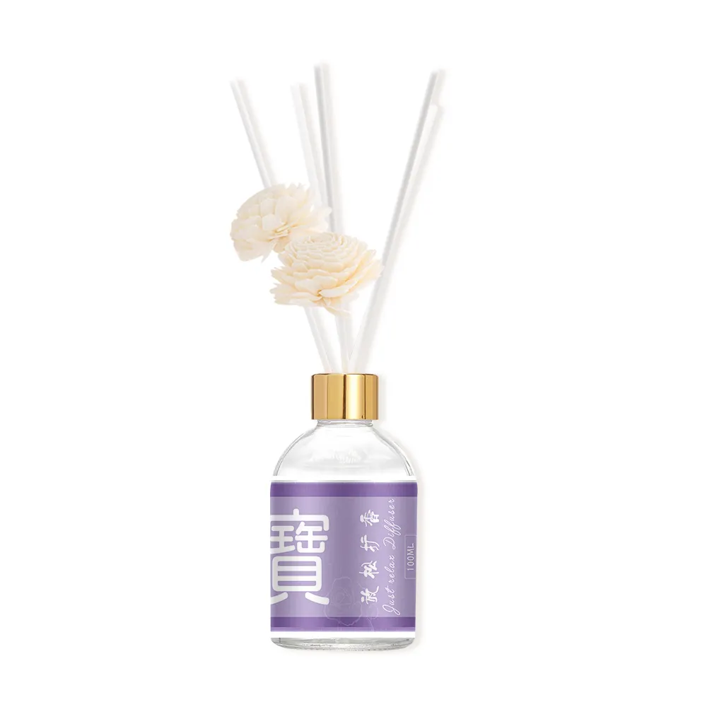 Diffuseur d'huile essentielle naturelle de parfum de parfum de décor à la maison de luxe dans le diffuseur de roseau de bouteille en verre avec le bâton de fleur d'arome