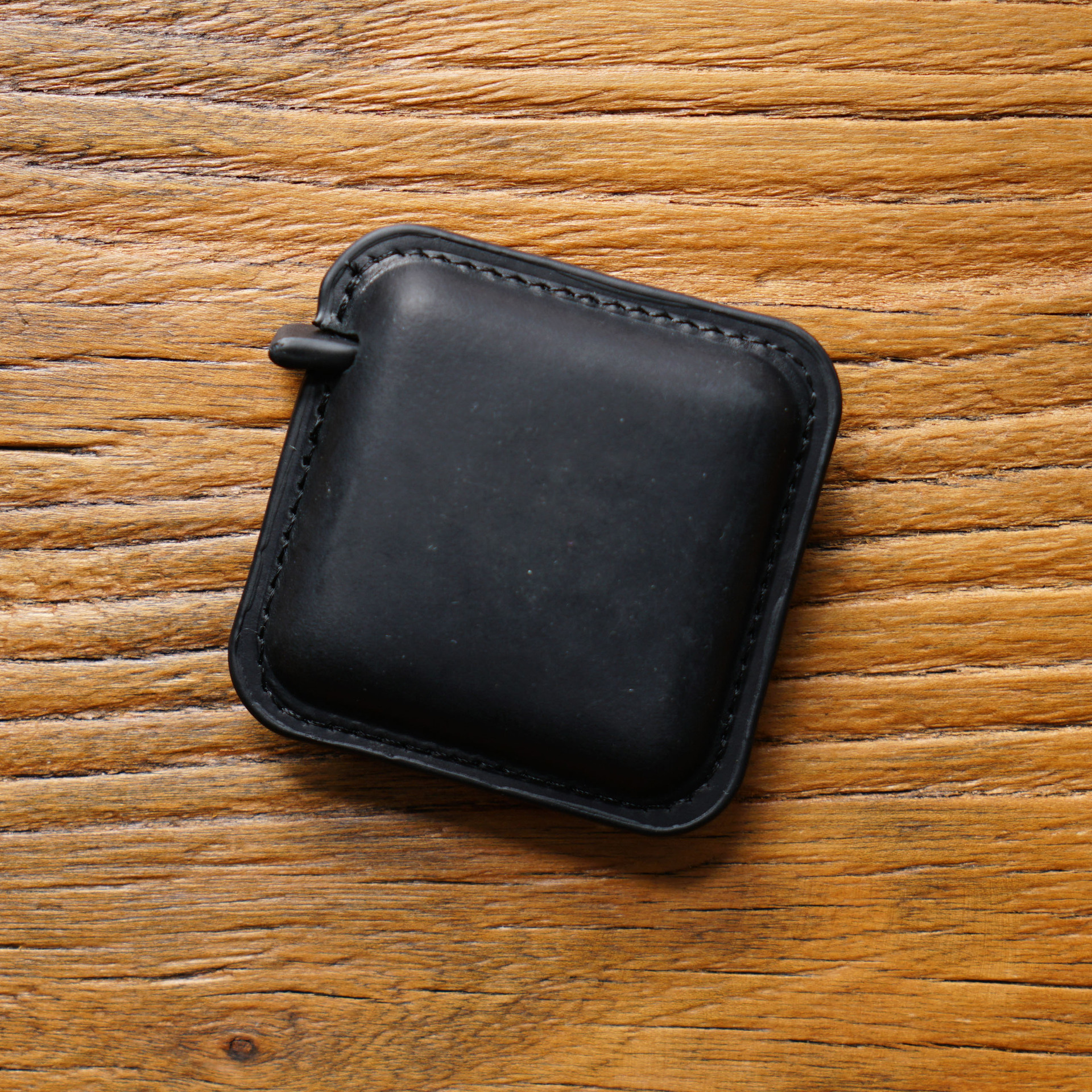 สีดำ (รูปทรงสี่เหลี่ยม)