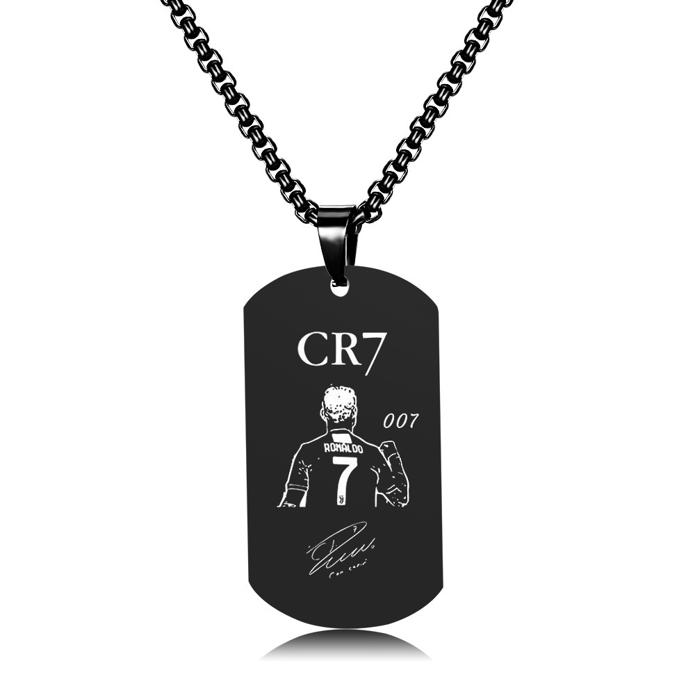 Collier noir avec Ronaldo