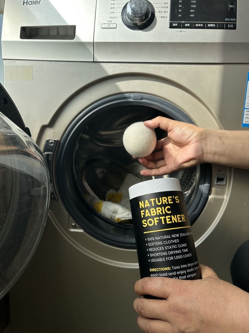 White(custom paper bottle with 3 balls)