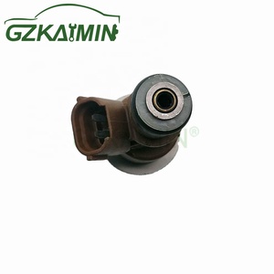Yüksek kaliteli yakıt enjeksiyon enjektör püskürtme memesi parçaları OEM <span class=keywords><strong>E7T05072</strong></span> MR560553 Mitsubishi Pajero IO H67W H77W 4G için yakıt enjeksiyon
