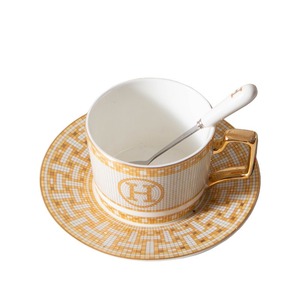 批发可重复使用的茶杯拿铁土耳其杯细骨瓷陶瓷咖啡杯茶托带手柄茶具 - Product Image 6