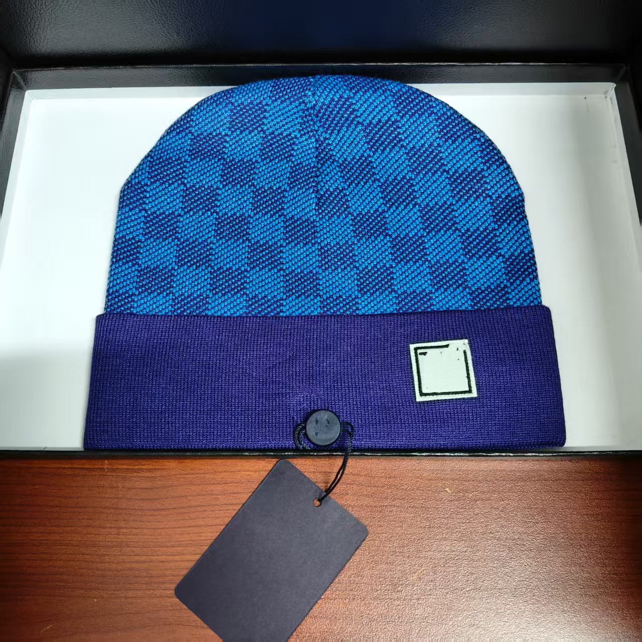 ป้ายผ้าลายตารางสีน้ำเงิน