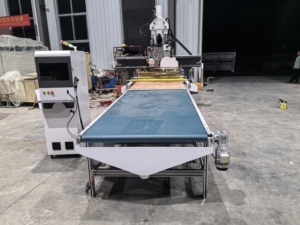 LU DIAO China Panel Furniture Door <strong>Auto</strong> <strong>Loading</strong> <strong>Unloading</strong> 3 Axis <strong>Auto</strong> Nesting ATC <strong>CNC</strong> <strong>Router</strong> With Saw Blade - Product Image 6