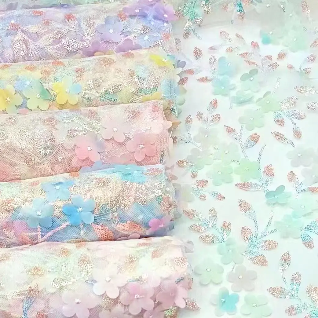Preço de fábrica Multicolor 3D Flores Bordadas Tule Lace Tecido com Lantejoula Bordado Tule Tecido para Vestuário