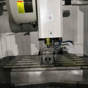 可靠的VMC1580先进的四轴和五轴数控铣床GSK控制系统立式金属加工