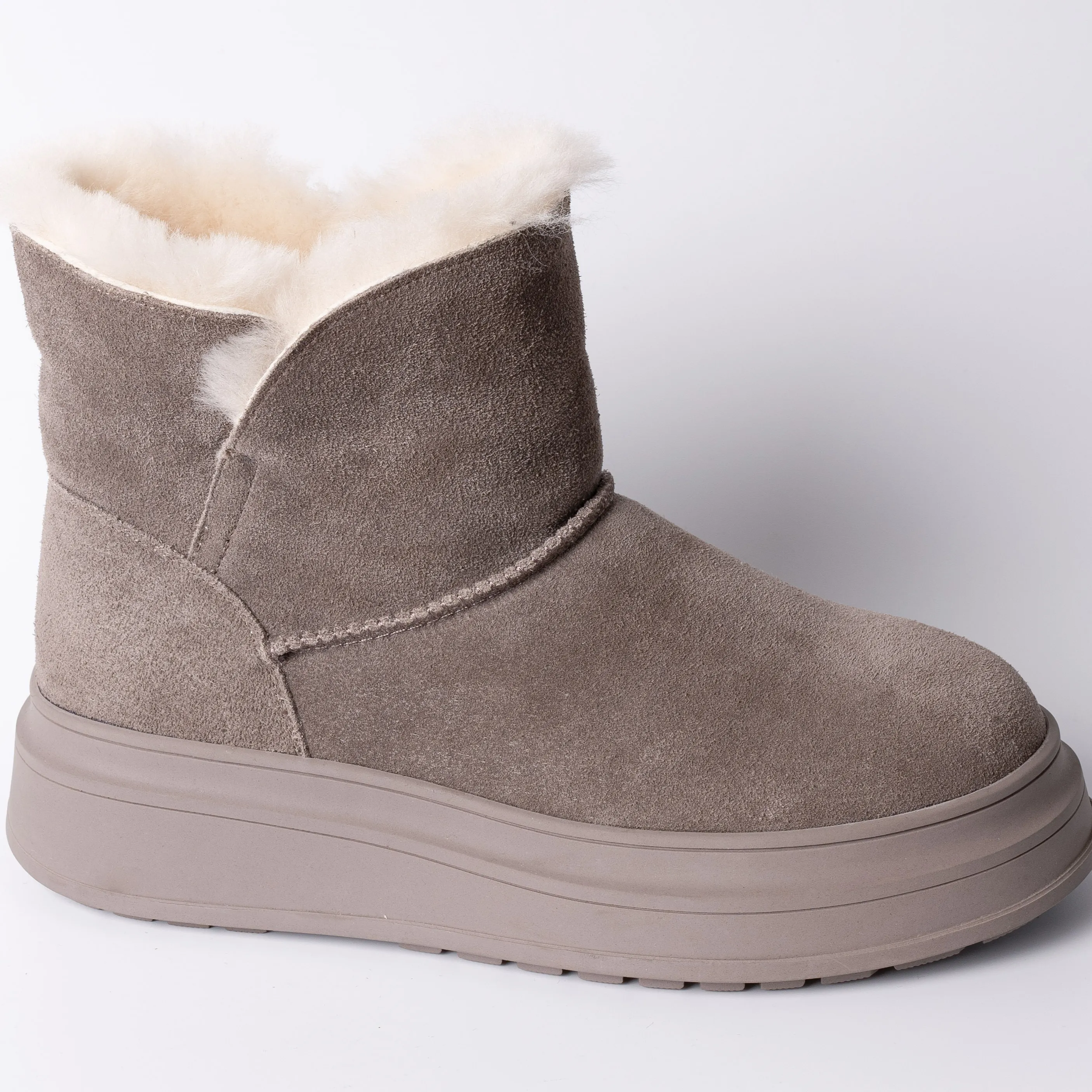 2024 Chine YZY vente en gros usine mode neige hiver haute compensée semelle épaisse plate-forme bottes pour femmes