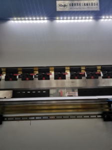 DA53T Fully <strong>Automatic</strong> CNC Press Brake <strong>Bending</strong> <strong>Machine</strong> <strong>Synchronized</strong> for Aluminum Metal Motor Pump Bearing Gear Engine Core