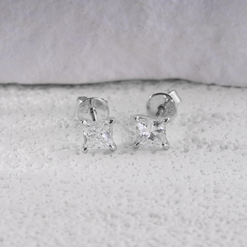 18K White Gold