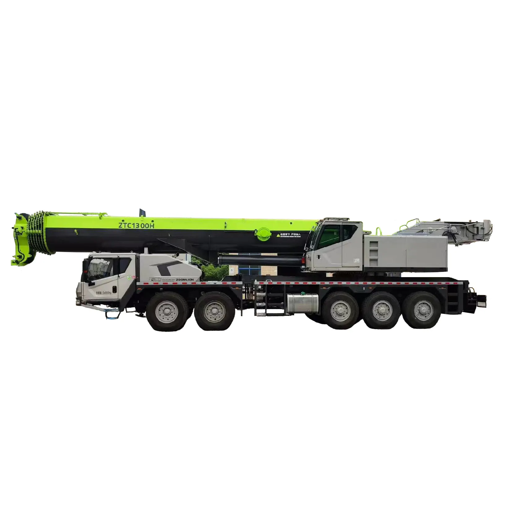 رافعة Zoomlion به سعة 130 طنًا بمسند متداخل ومستخدمة بتخفيضات كبيرة رافعة شاحنة بناء ثقيلة مستعملة