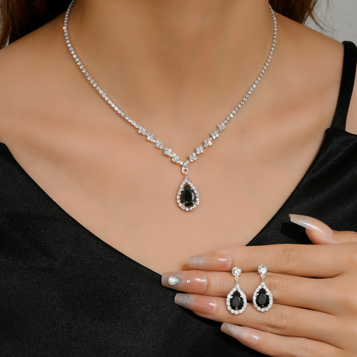 4055 black two-piece set