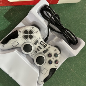 带振动的电脑有线USB控制器游戏手柄 - Product Image 2