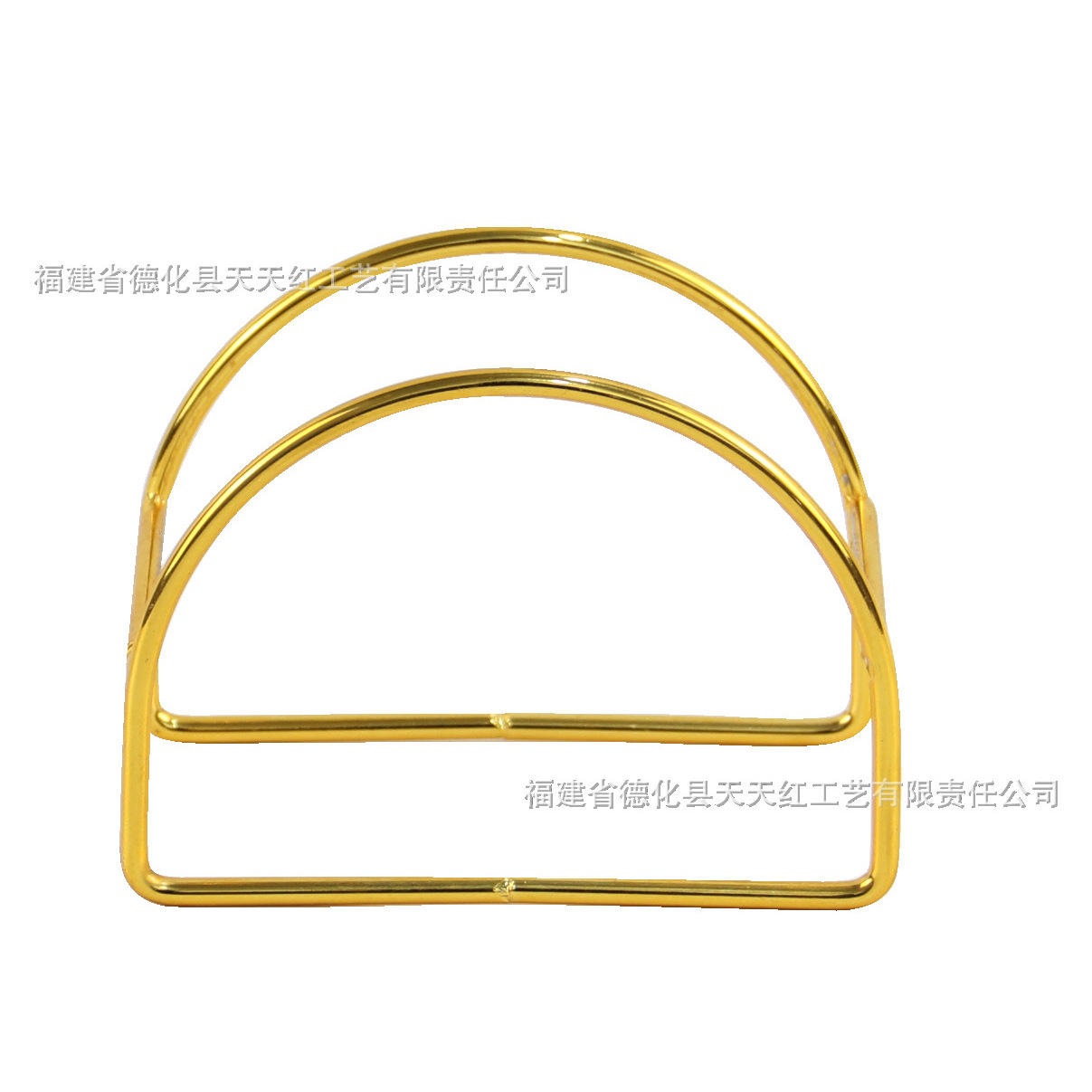 Cadre en fer doré à motif quadrillé.