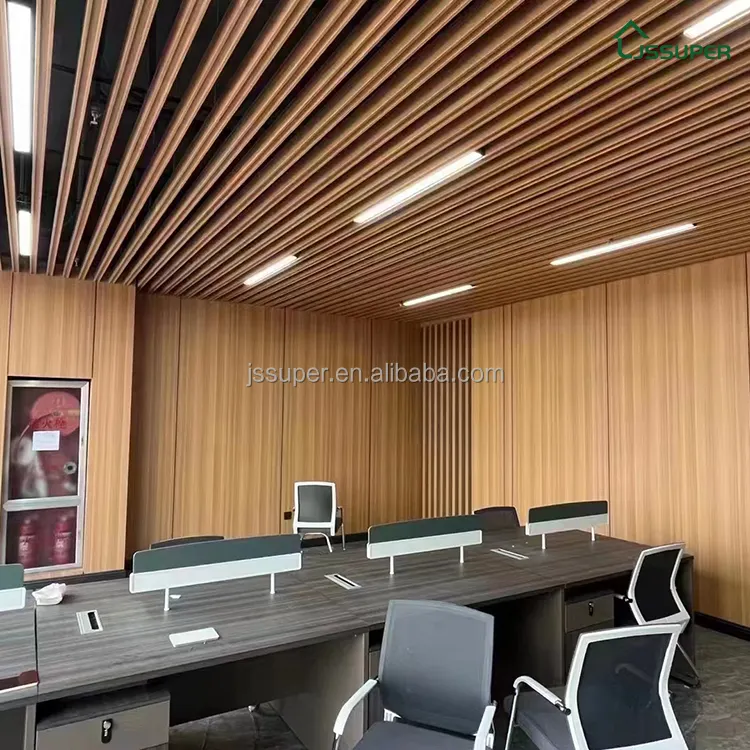 Controsoffitto composito della decorazione del soffitto di WPC 50*60mm all'ingrosso per le mattonelle del pannello del soffitto di Hotel/casa/progetto