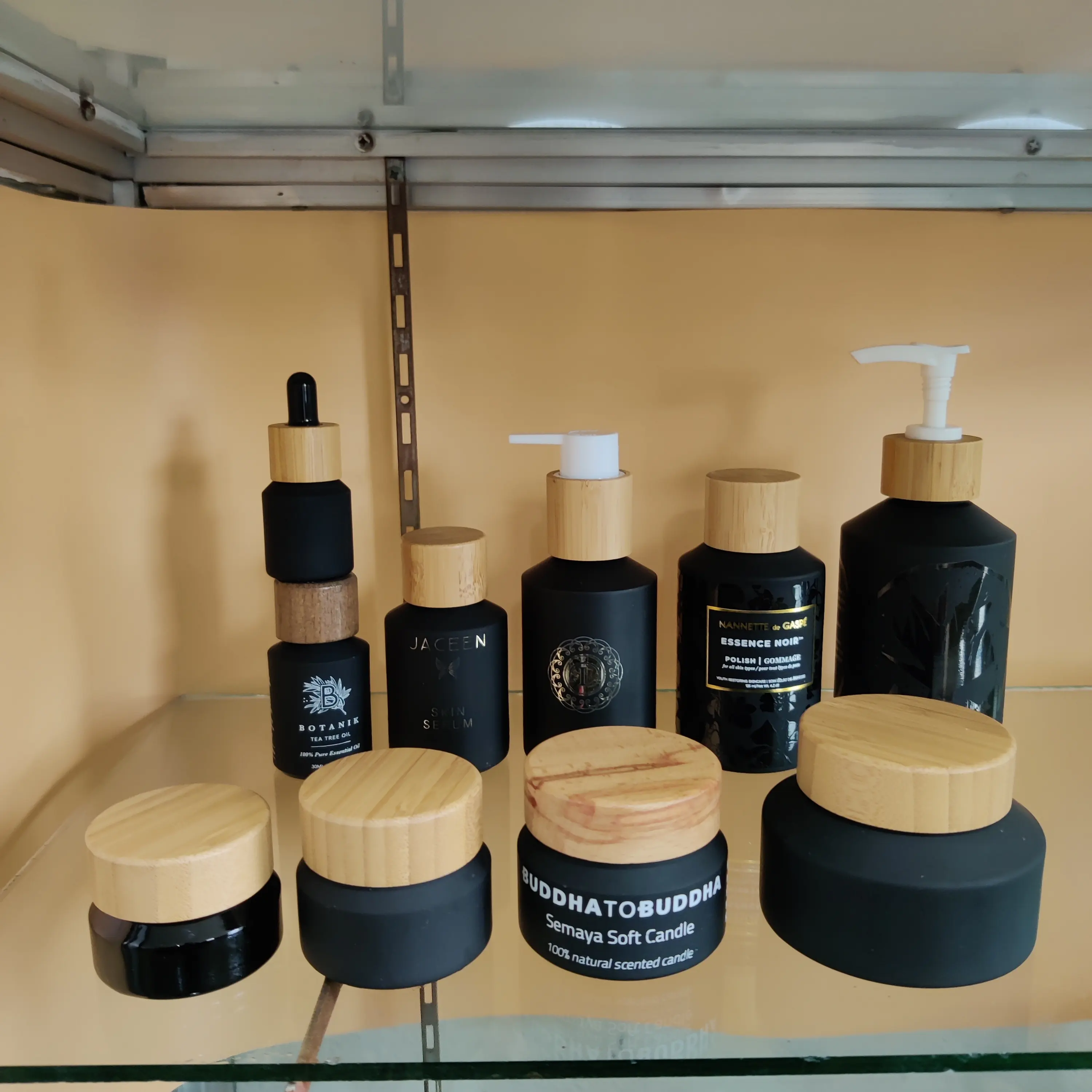 काले मैट कॉस्मेटिक पैकेजिंग के लिए कांच की बोतल और झुकाव जार सीरम आवश्यक तेल के साथ लोशन चेहरा क्रीम त्वचा की देखभाल बाम bambooLid