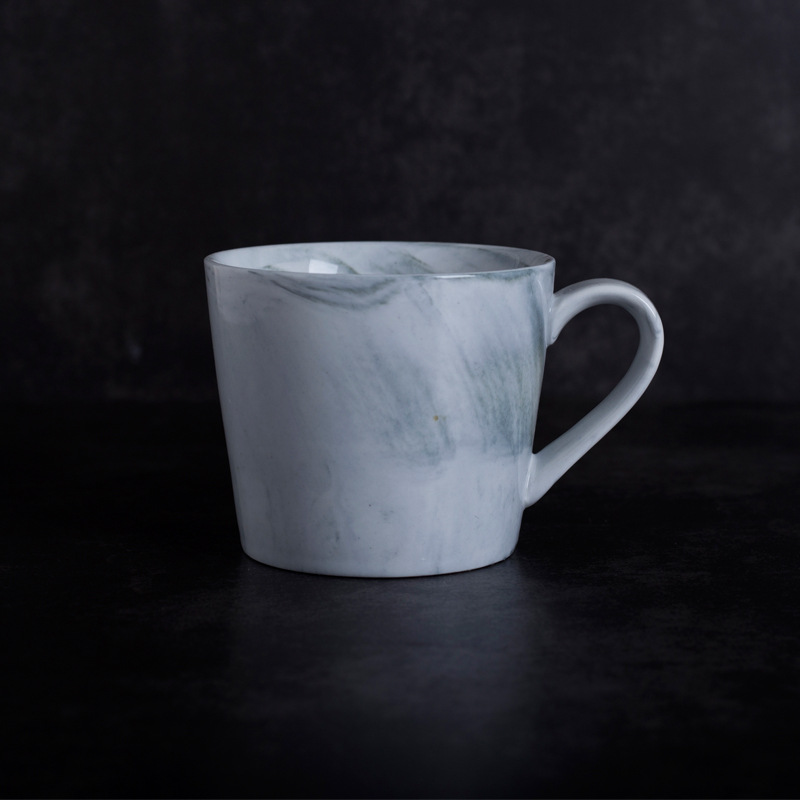 Tasse à large ouverture gris marbré